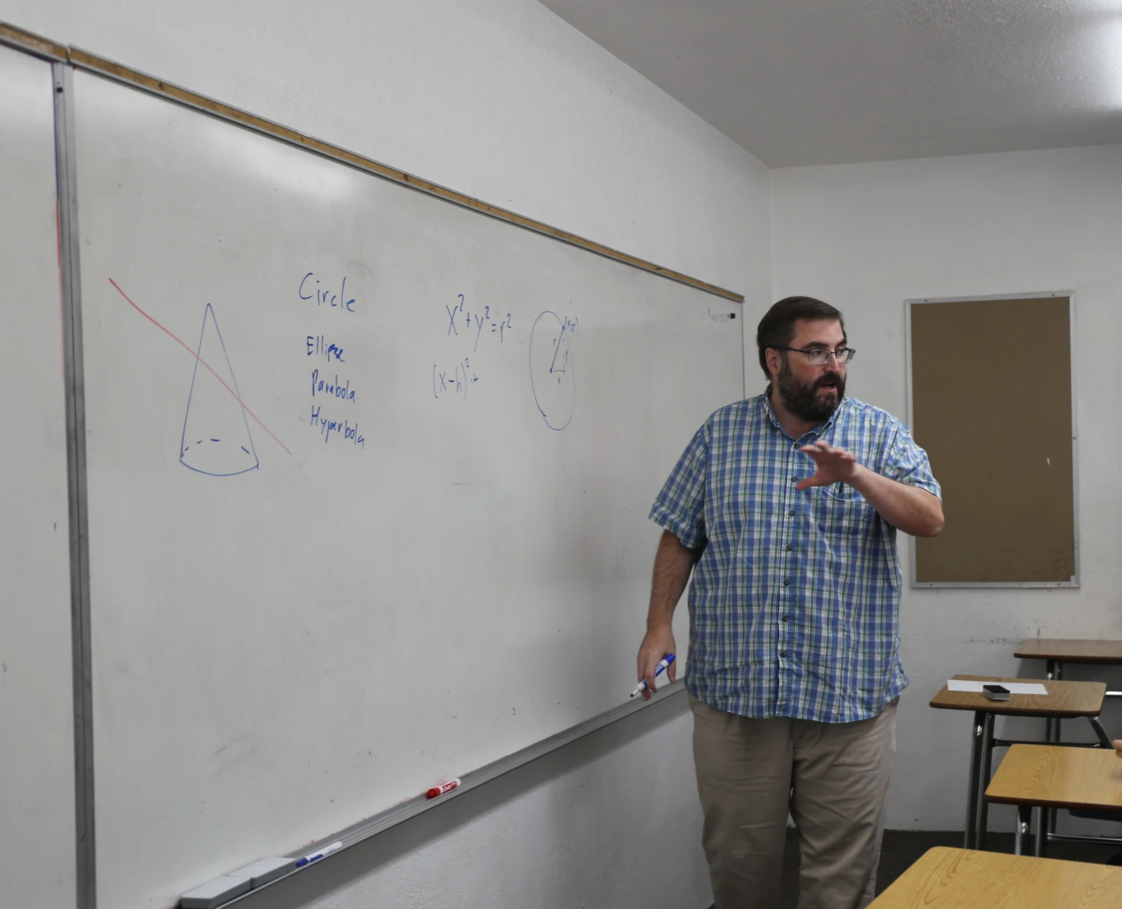 Explaining geometric concepts in a mathematics classroom