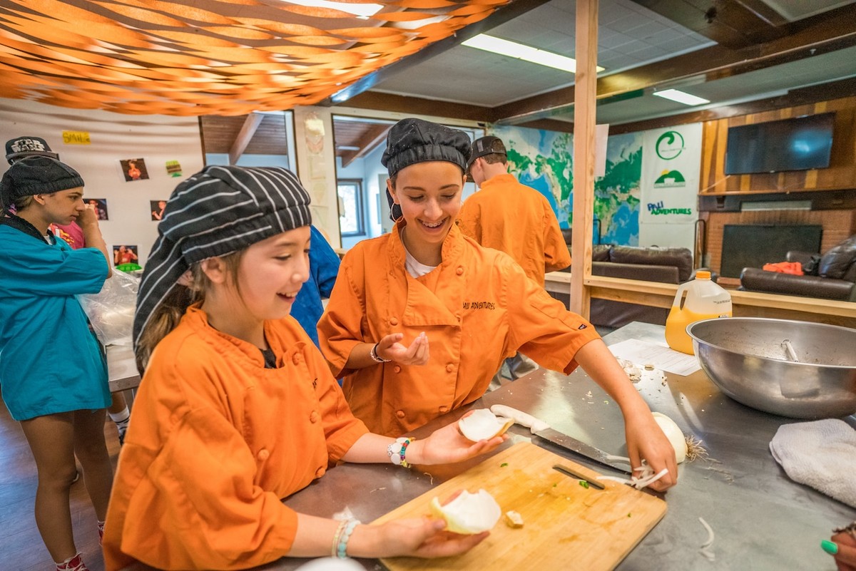 Past Pali culinary activity: preparing ingredients in the kitchen