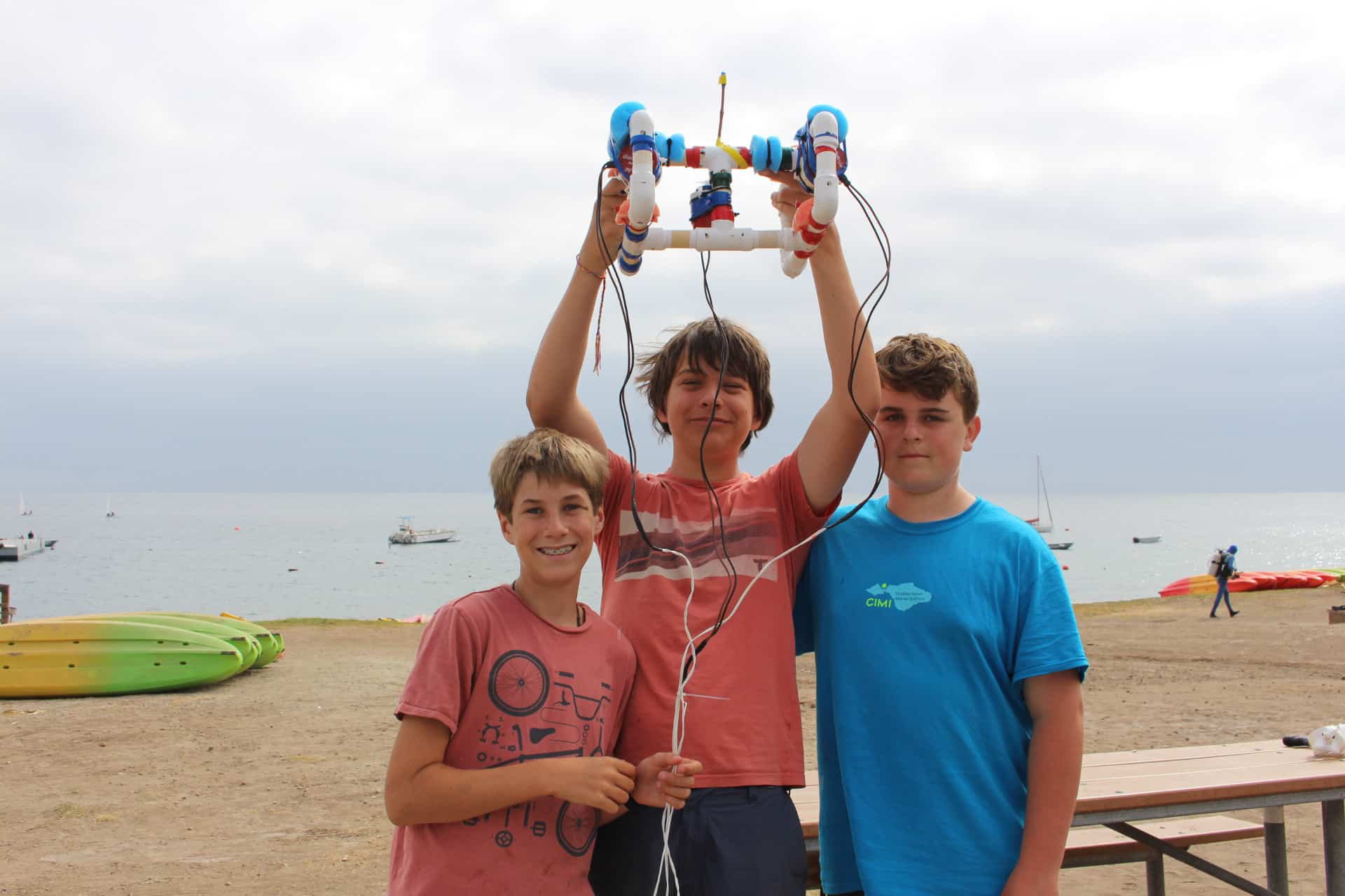 Past ocean engineering: a group presents an underwater ROV