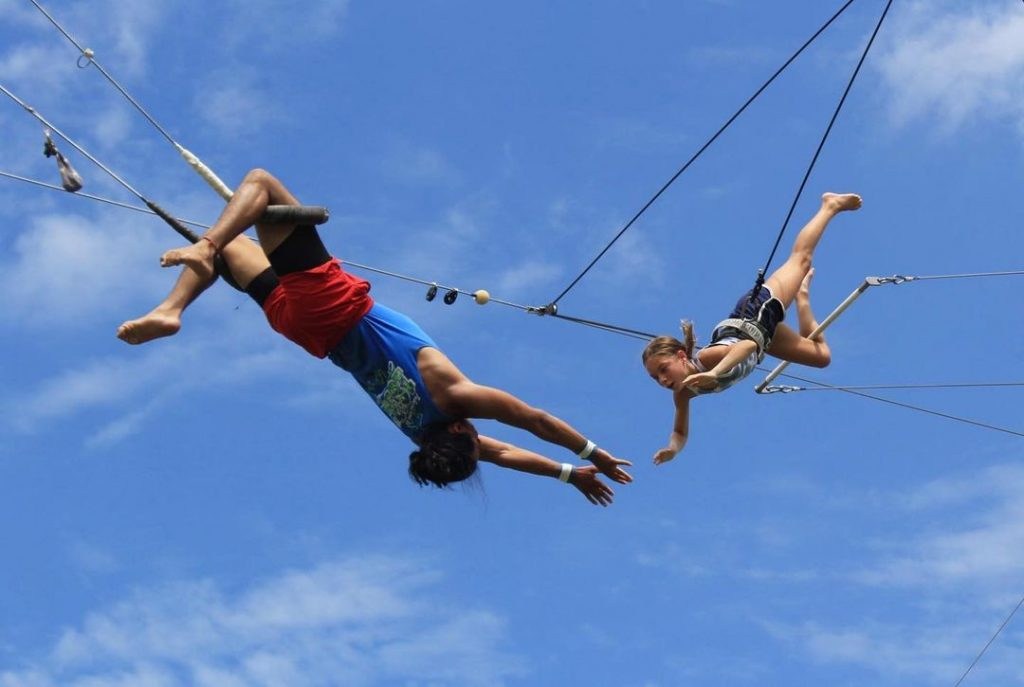 Flying trapeze practice