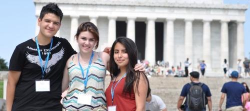 GW Pre-College students in front of the Lincoln Memorial