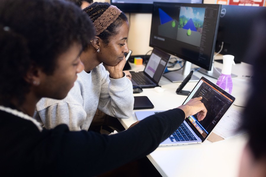 Project collaboration in an LMU computer laboratory